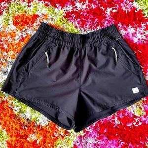Womens Vuori Athletic Shorts With Zip Pockets